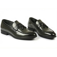Mocasines sin cordones de alto brillo con borlas para hombre