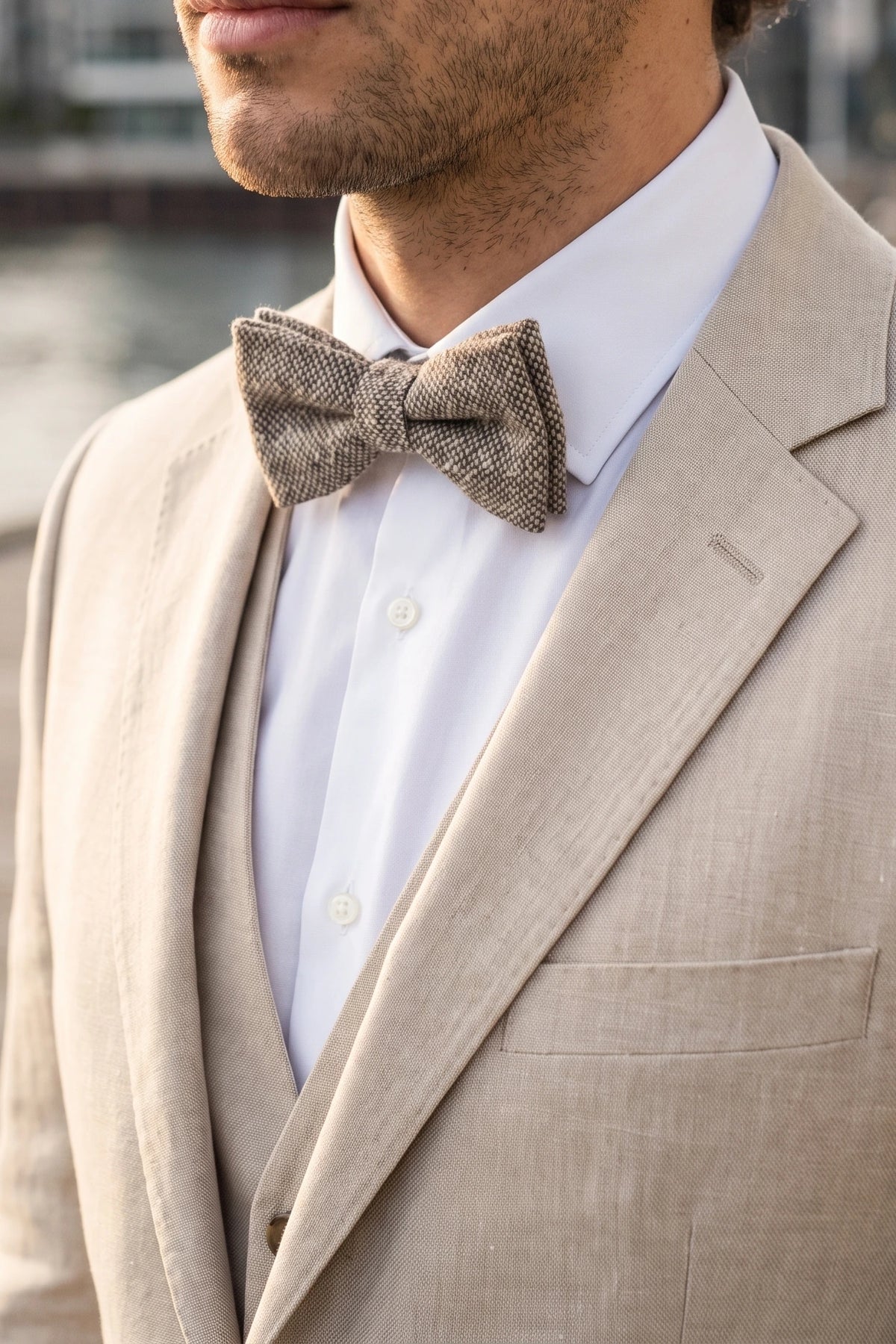 Pajarita de tweed color topo para hombre