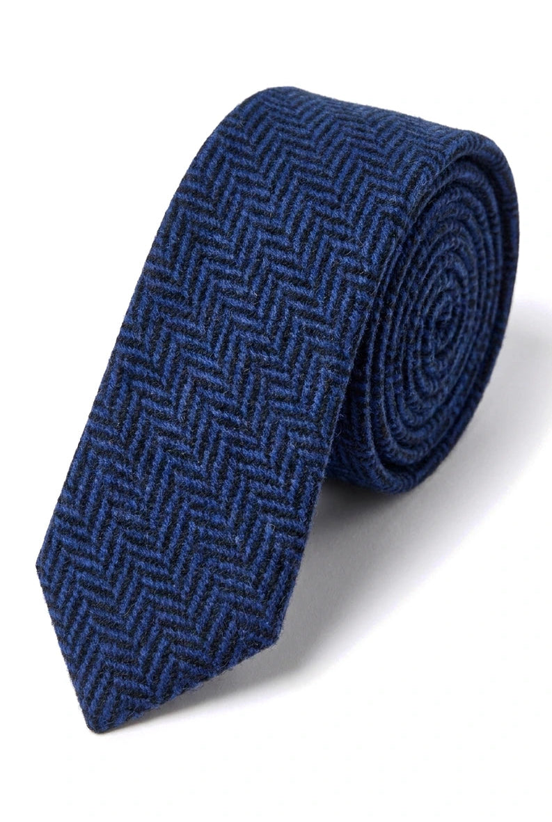 Conjunto de corbata y pañuelo de tweed azul para hombre. Clásico diseño británico de lana con estampado de espiga.