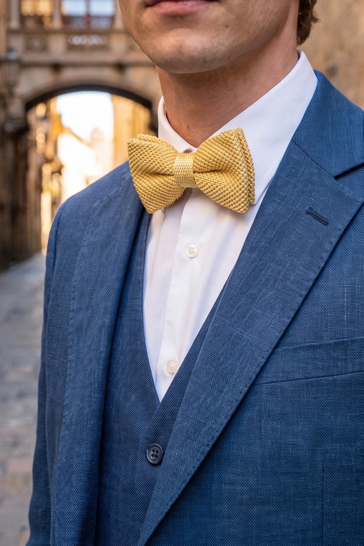 Pajarita de punto amarilla para hombre