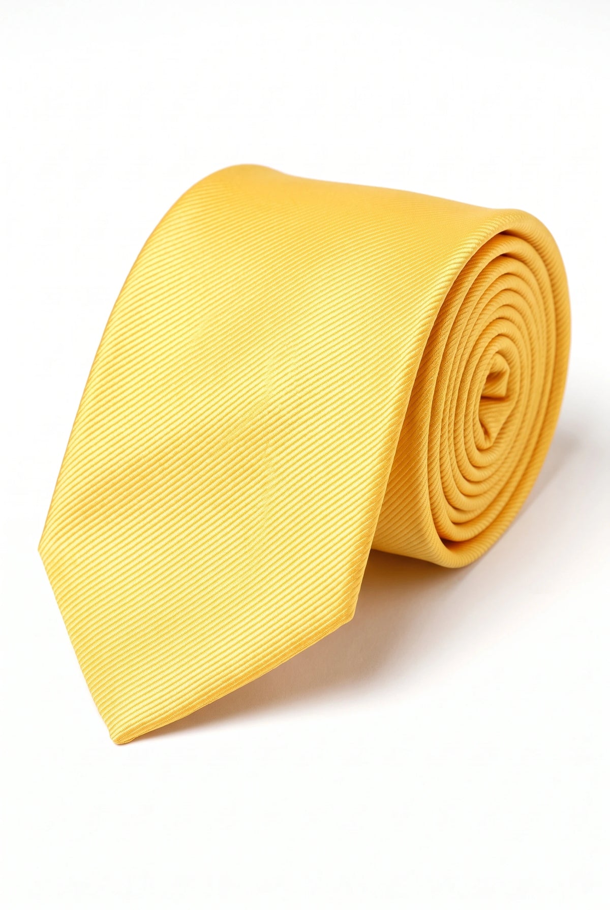 Corbata amarilla delgada para hombre de 6 cm.