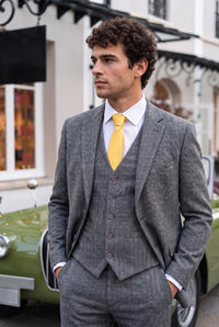 Corbata amarilla delgada para hombre de 6 cm.