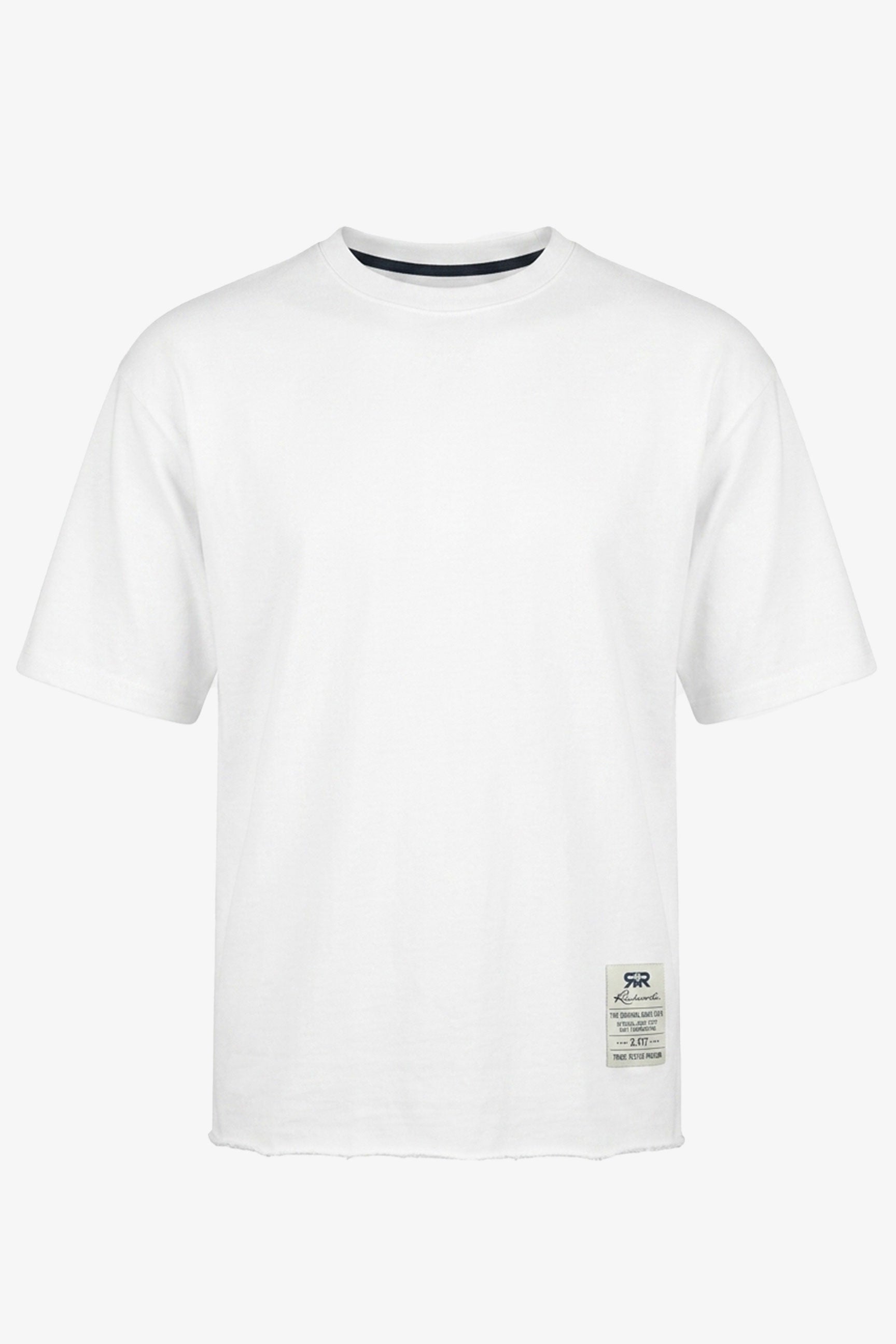 Camiseta blanca de hombre de corte relajado con borde sin rematar, mezcla de algodón y cuello redondo.