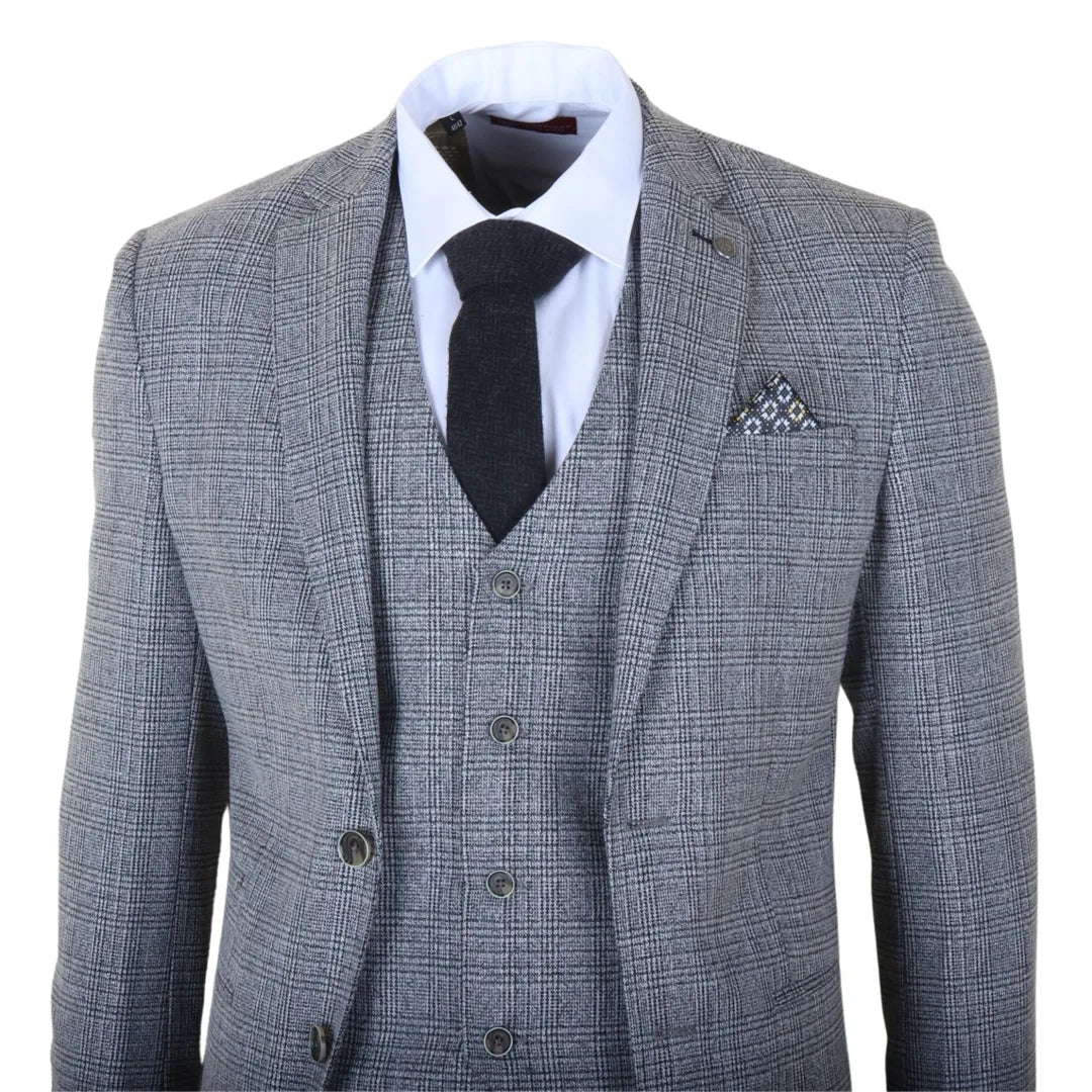 Traje de tres piezas para hombre, gris, clásico a cuadros, corte ajustado.