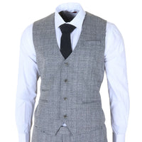 Traje de tres piezas para hombre, gris, clásico a cuadros, corte ajustado.