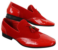 Zapatos de conducir sin cordones con borlas para hombre Patron 239-10, mocasines de piel sintética negra brillante con charol y gamuza sintética.