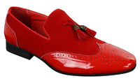 Zapatos de conducir sin cordones con borlas para hombre Patron 239-10, mocasines de piel sintética negra brillante con charol y gamuza sintética.