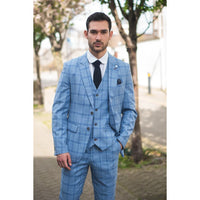 Traje de tres piezas a cuadros azul claro para hombre de Plowman