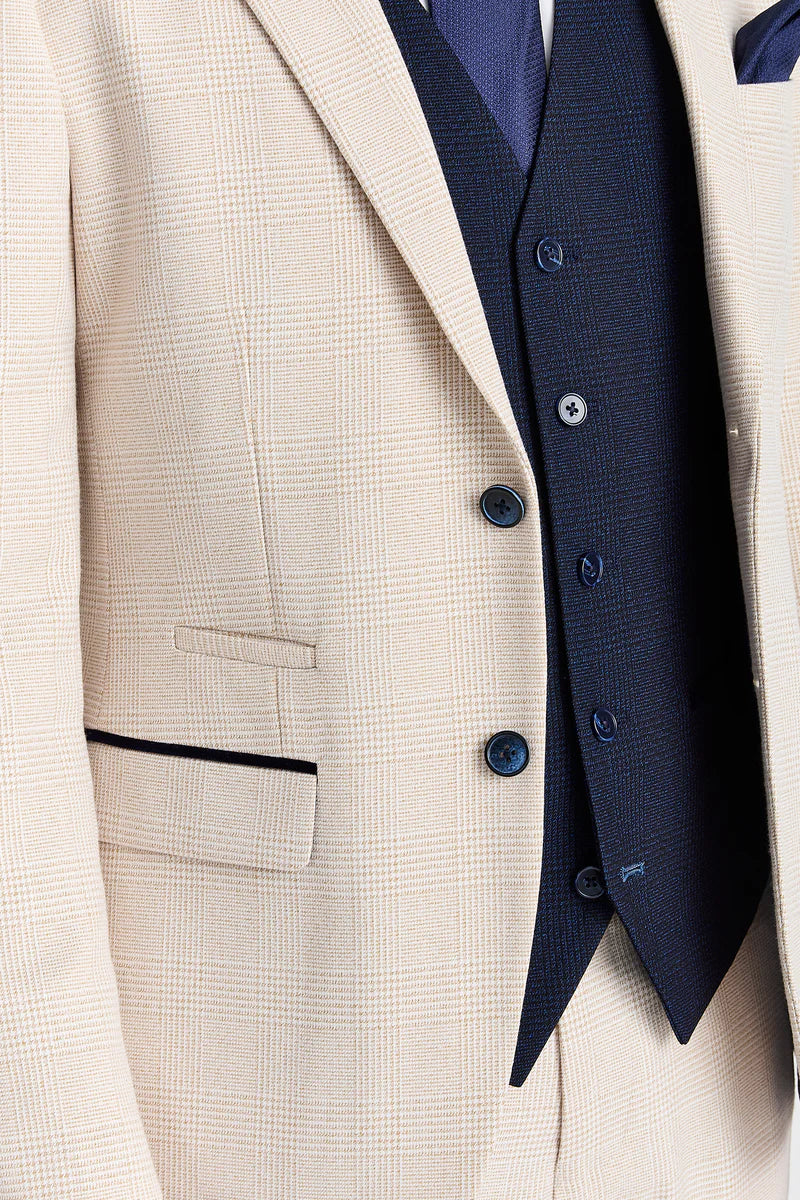 Traje a cuadros color crema Regent con chaleco azul marino Regent en contraste.