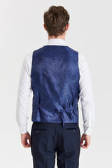 Traje a cuadros azul marino Regent con chaleco color crema Regent en contraste.