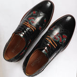 Ross - Zapatos brogue de cuero negro con estampado floral y calavera para hombre