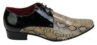 Zapatos de hombre de piel brillante charol con estampado de serpiente en color negro y beige, diseño italiano con cordones.