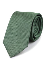 Conjunto de regalo de corbata verde texturizada de seda satinada con pañuelo de bolsillo, gemelos y corbata de satén mate.