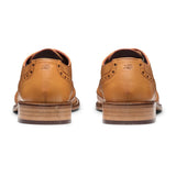 Zapatos brogue con cordones para hombre, sastrería clásica, color marrón claro, estilo vintage, formal y elegante.