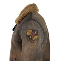 Chaqueta de aviador para hombre de piel de oveja marrón envejecida con cremallera y forro de pelo de camello, estilo clásico de invierno.