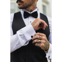 Chaleco cruzado de satén negro para hombre. Chaleco de etiqueta negro para cena.