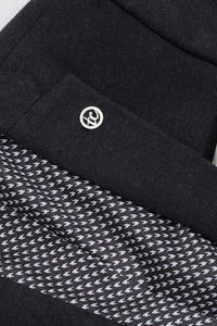 Traje negro vintage de hombre de los años 20
