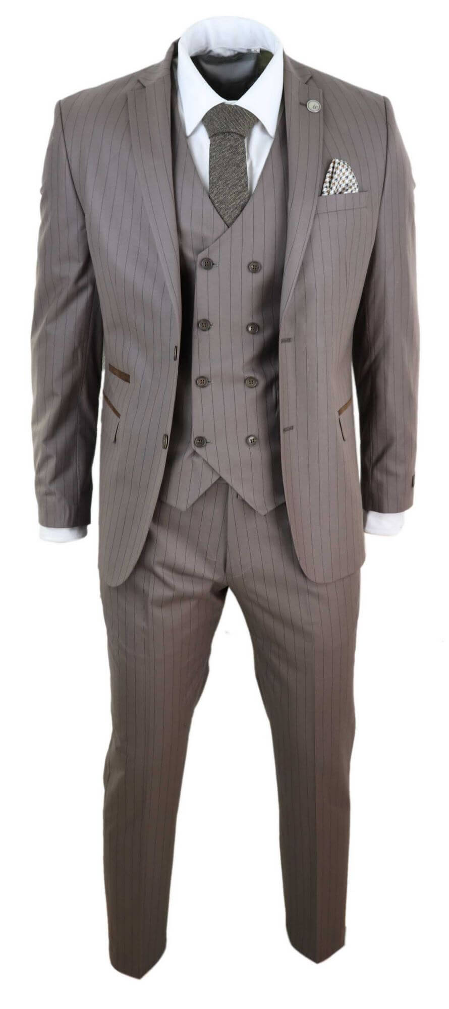 Traje de hombre de tres piezas a rayas color beige