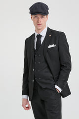 Traje de tres piezas negro a rayas para hombre