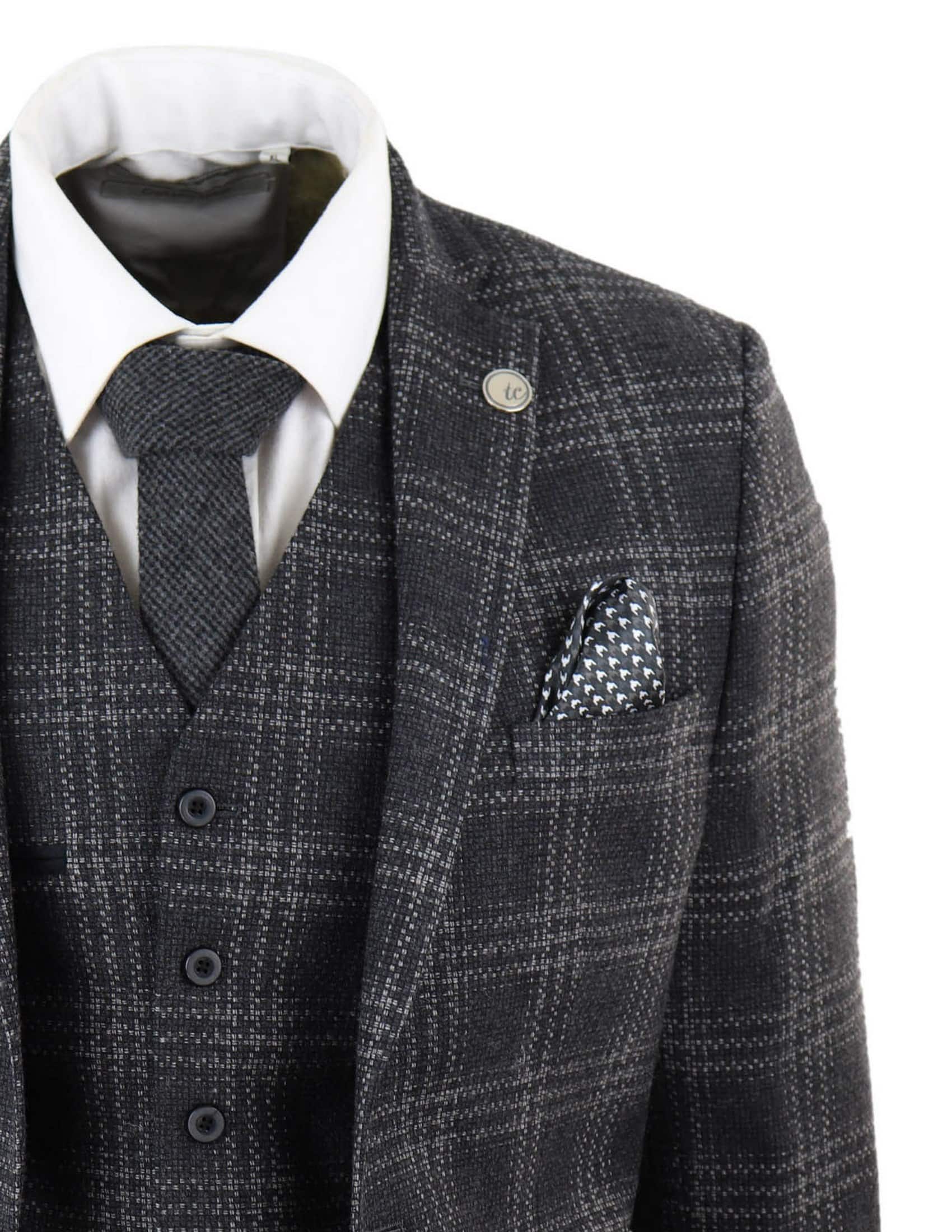 Traje de tres piezas de tweed a cuadros gris carbón para hombre