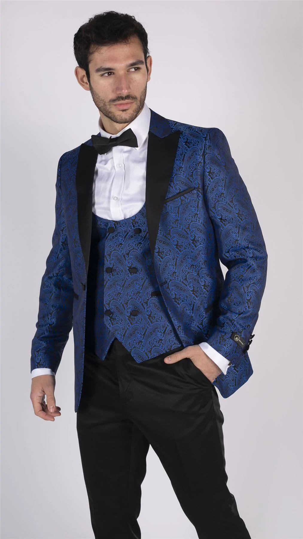 Chaqueta de esmoquin y chaleco de hombre con estampado paisley, brocado, satén negro y azul - Sin pantalones