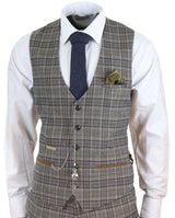 Traje de tres piezas gris a cuadros para hombre