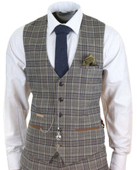 Traje de tres piezas gris a cuadros para hombre