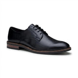 Zapatos Derby de hombre de piel negra con puntera lisa y cordones, marca Tanner.