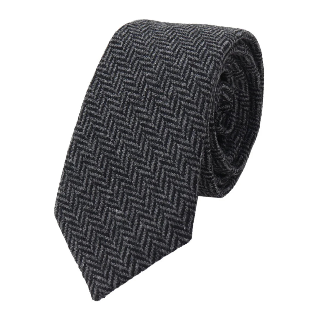 Conjunto de corbata y pañuelo de tweed color carbón para hombre. Clásico diseño británico de lana con espiga.