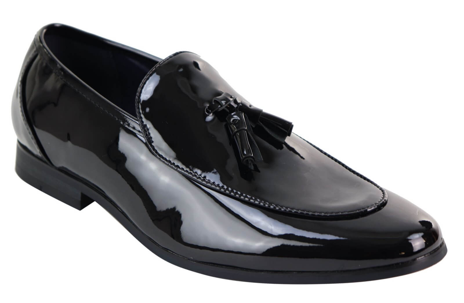 Zapatos de hombre negros de charol con borla