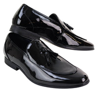 Zapatos de hombre negros de charol con borla