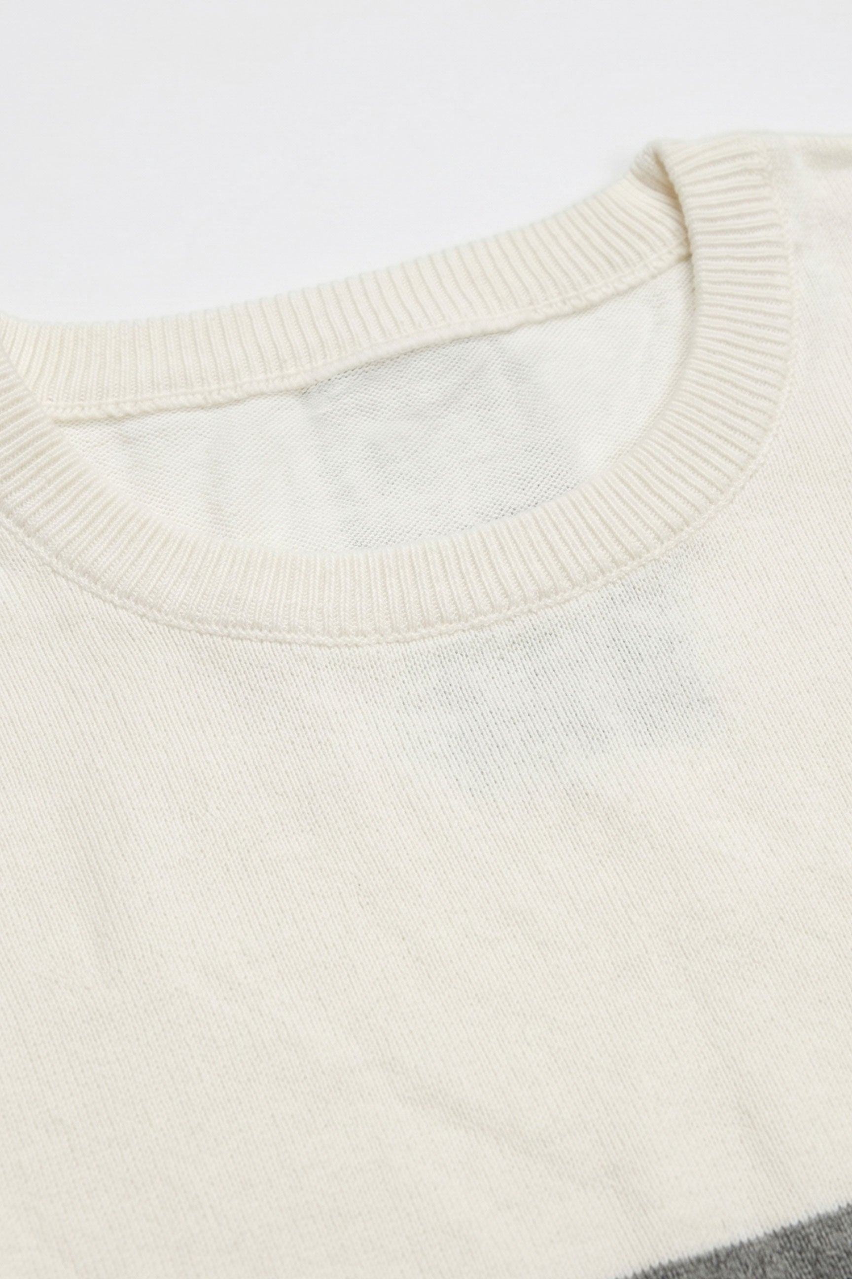 Camiseta de punto con bloques de color blanco y negro para hombre