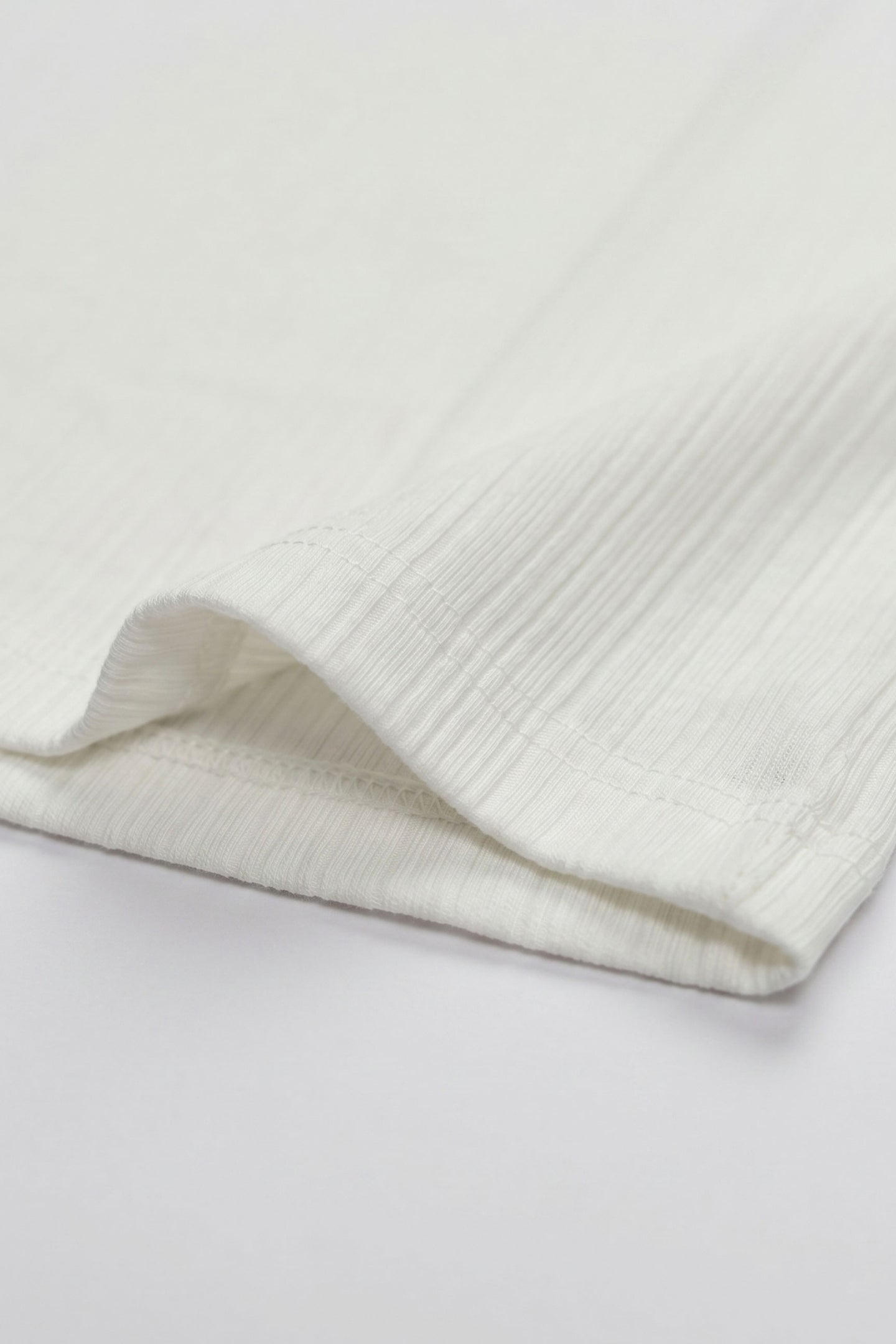 Camiseta clásica blanca de canalé para hombre