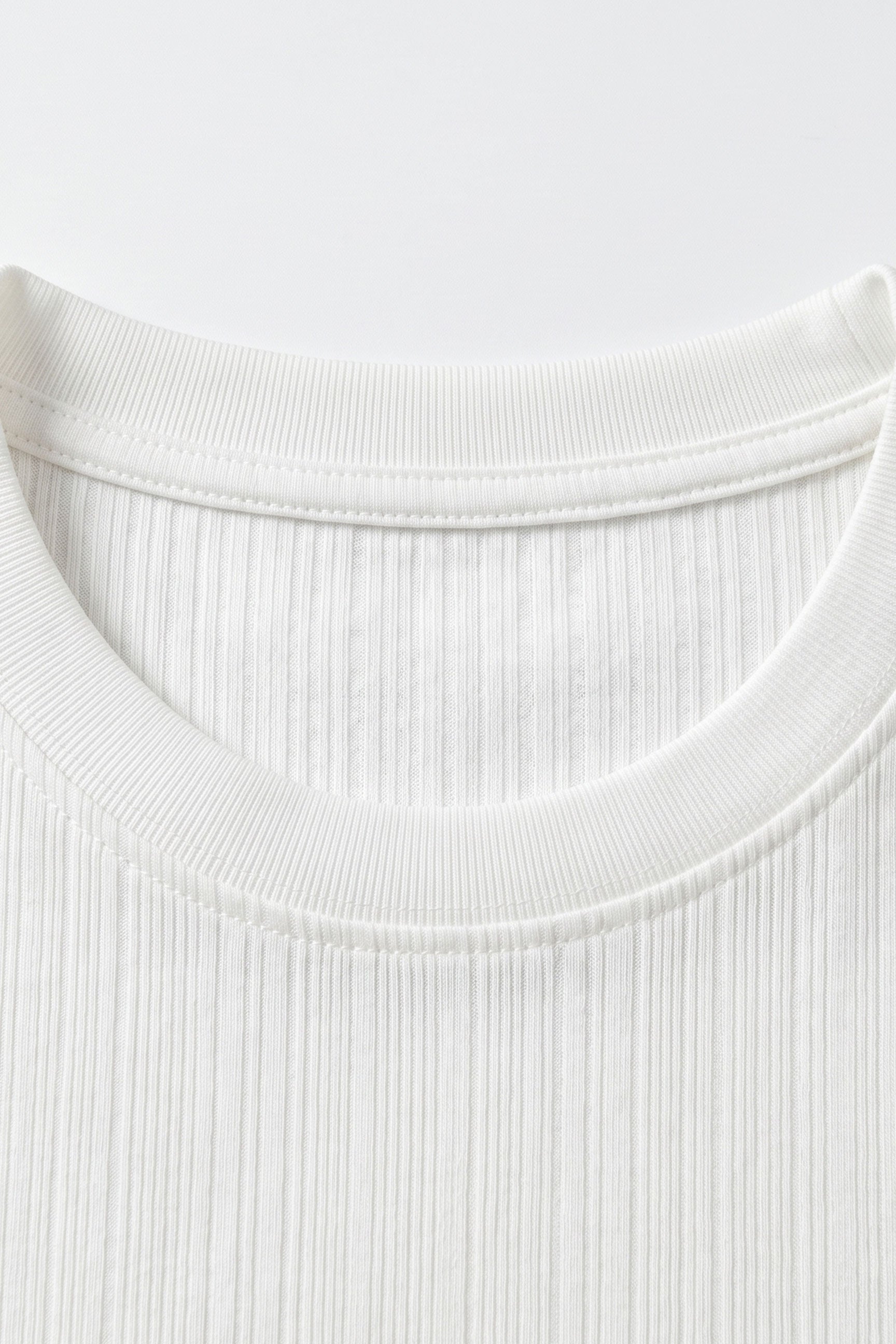 Camiseta clásica blanca de canalé para hombre