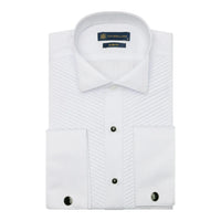 Camisa blanca de hombre con cuello de alas, plisada, estilo esmoquin, con puños dobles y acabado satinado de algodón.