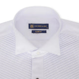 Camisa blanca de hombre con cuello de alas, plisada, estilo esmoquin, con puños dobles y acabado satinado de algodón.
