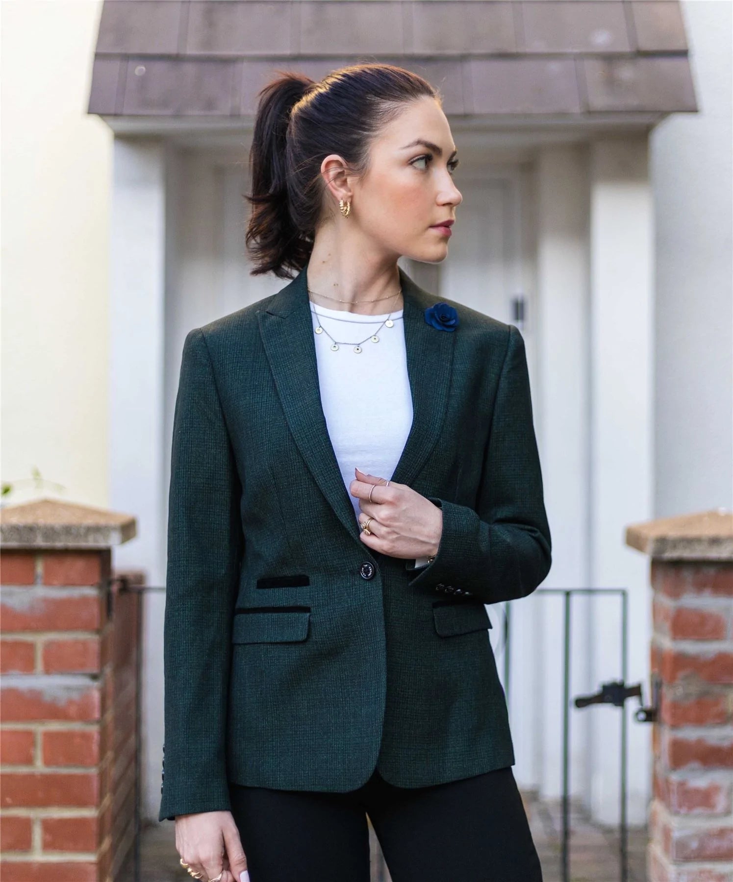 Blazer de tweed verde a cuadros para mujer, chaqueta clásica de caza de lana, estilo vintage de los años 20. Retro.